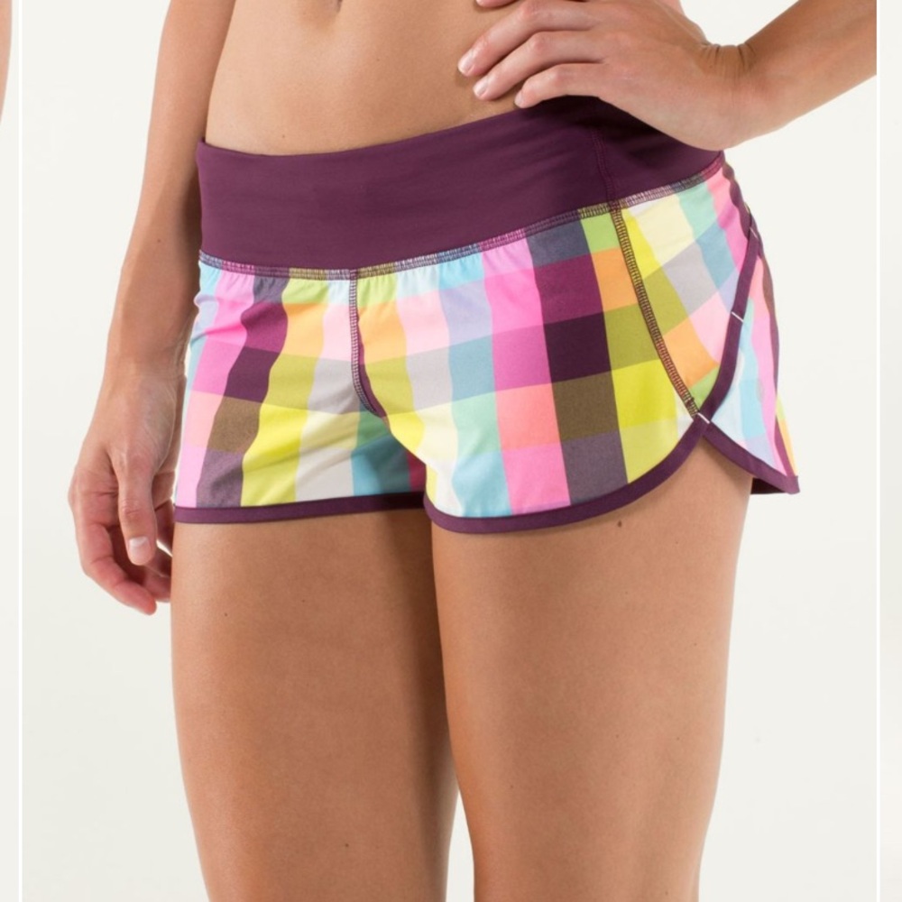 Checkered Lululemon size 2 shorts sea check multi/plum
